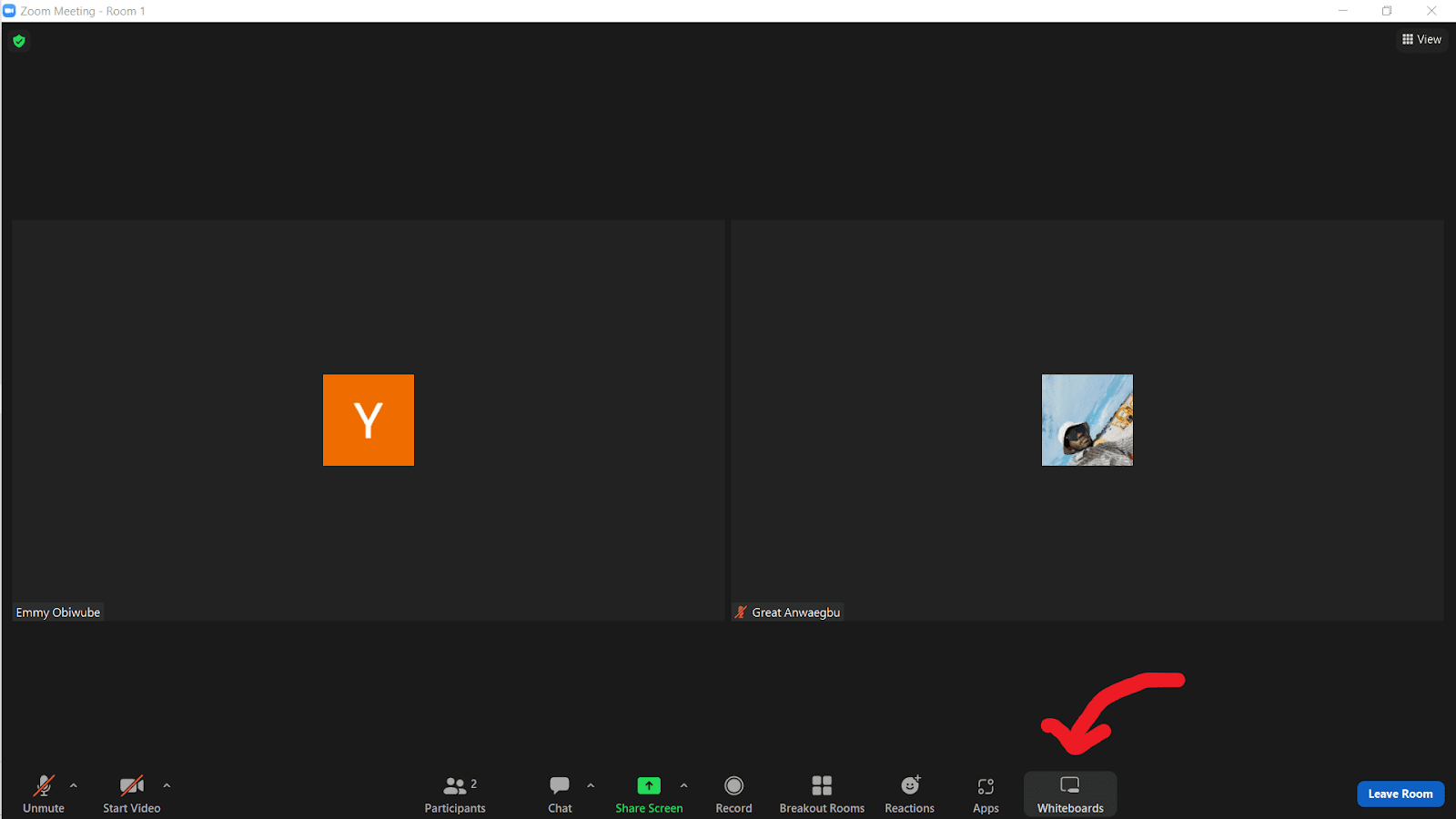 A red arrow pointing at the "Whiteboards" button on a Zoom screen