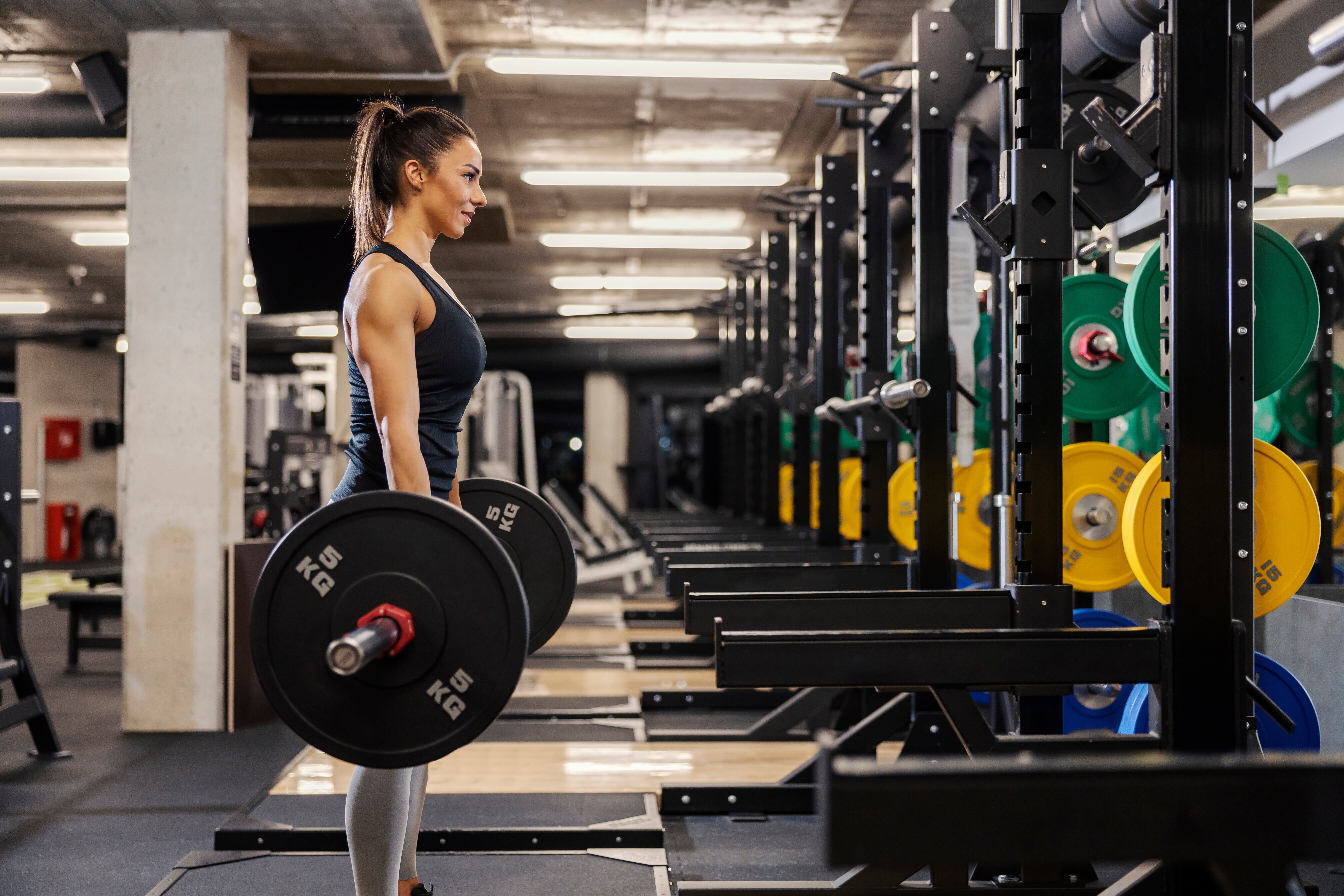 Rack Pulls vs Deadlifts Compared [Strength Showdown]