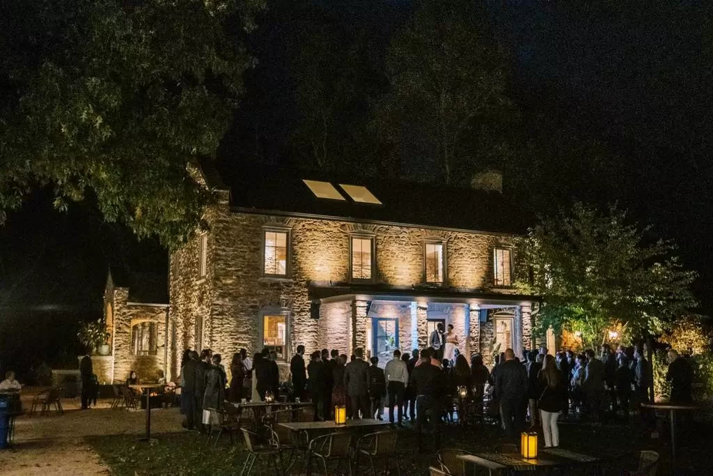 Potter’s Cidery Wedding Venue in Charlottesville, VA Novela