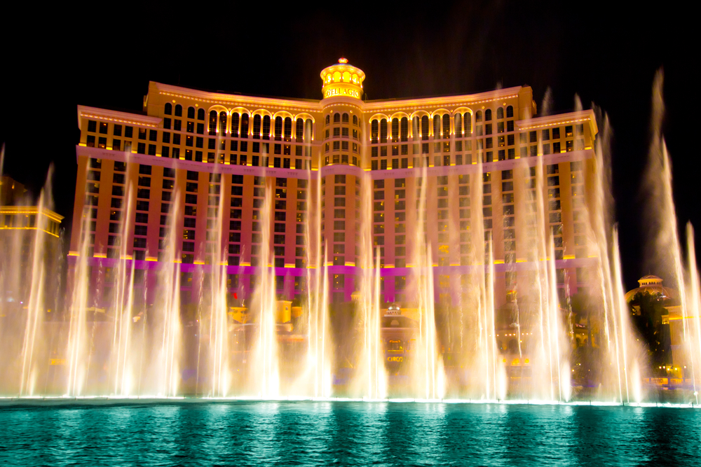 15 Best Waterfalls in Las Vegas (Natural & Man-Made Attractions)