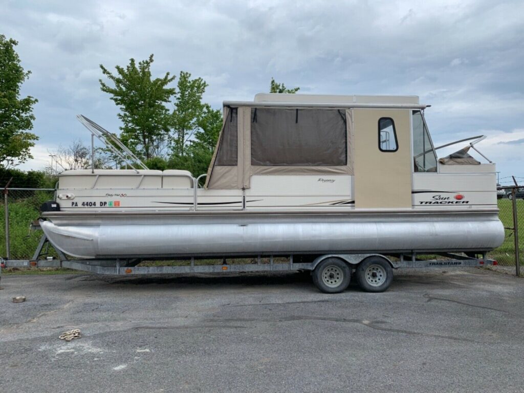 16 Best Pontoon Boats With Bathrooms (Exclusive Features & Photos!)