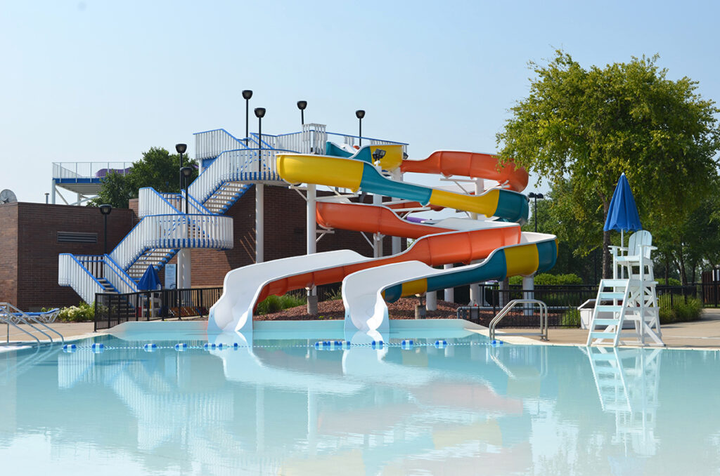 10 Best Indoor Water Parks in Illinois (Fun For All Ages!)