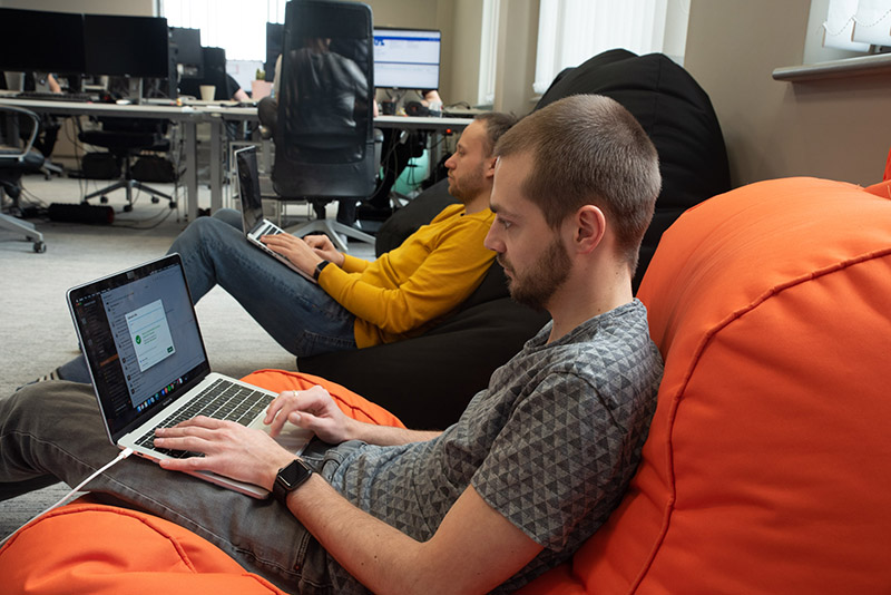 Vue 3 vs. React 17_Merixstudio