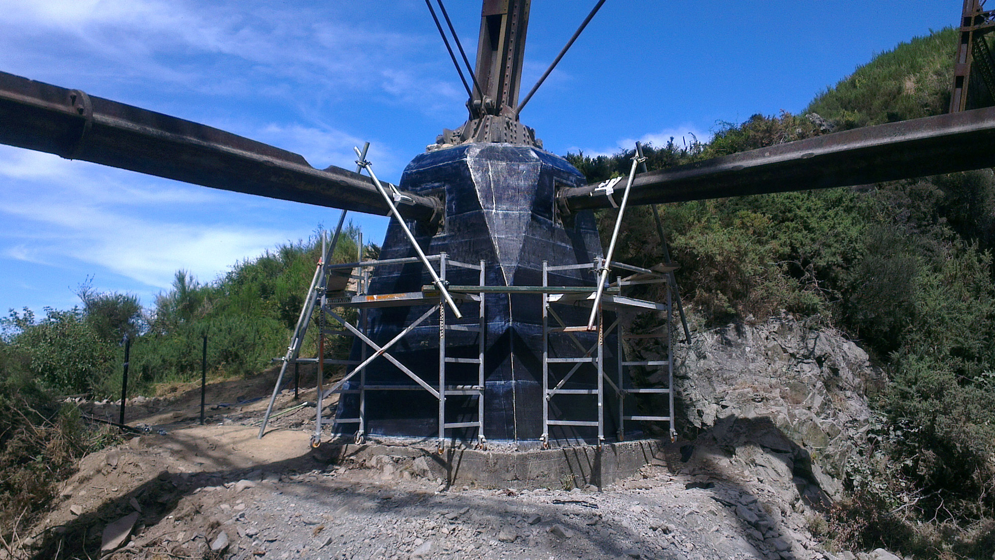 Seismic strengthening bridge