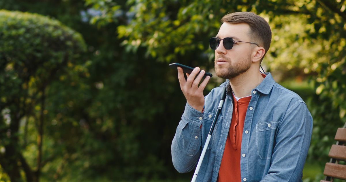 Ontdek nu de beste manieren om als blinde of slechtziende persoon op je telefoon te typen!