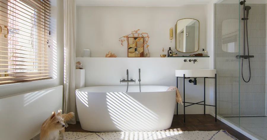 Unique Bathtubs in Small Spaces | Never Too Small