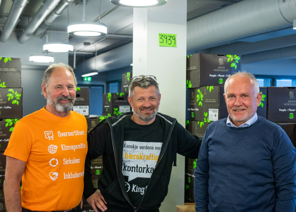 The founder of King Coffee to the right, Erik Låbakk with employee, and partners Asgeir Vikanes and