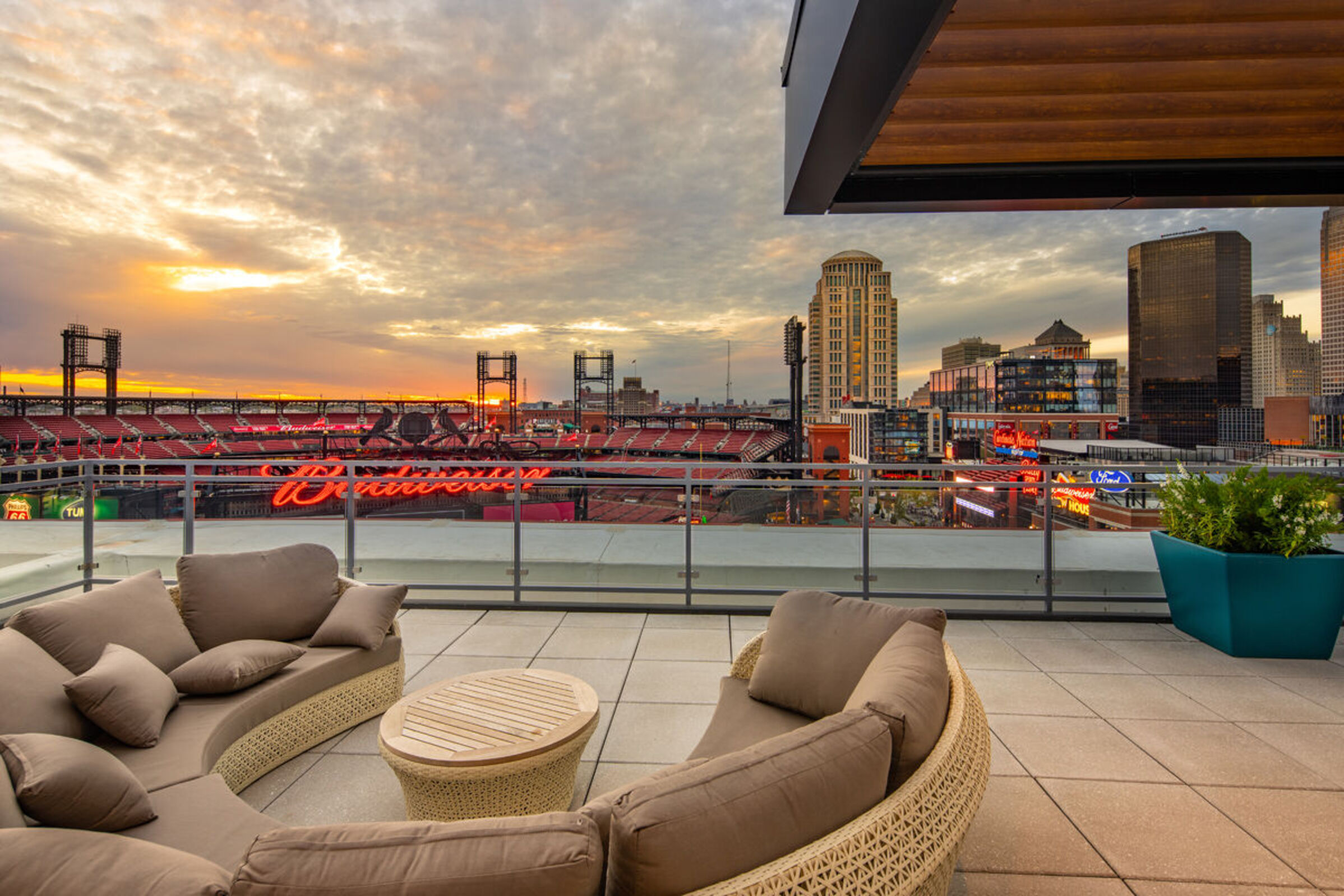 Picture of Luxury Apartment St. Louis - St. Louis Apartment for Rent | Ballpark ...