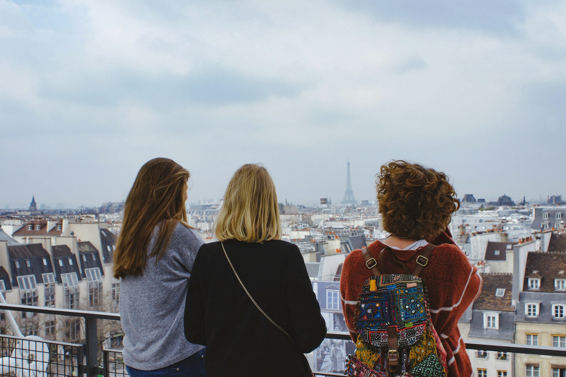 19 French Proverbs About Friendship to Impress Your French Friends