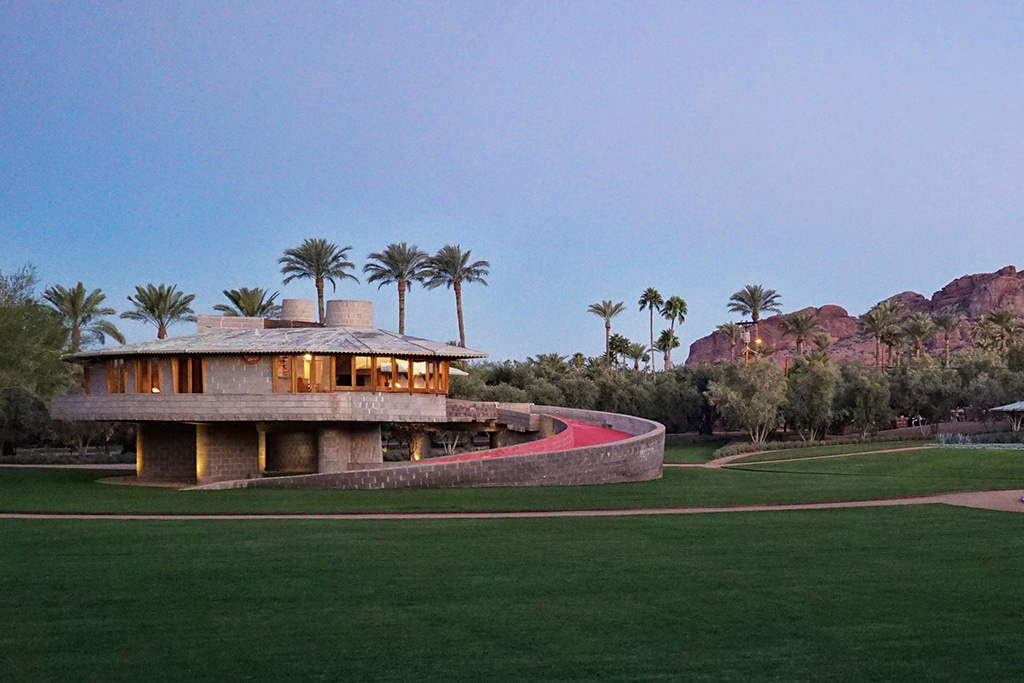 5 Types of Circulation In Architecture with Examples