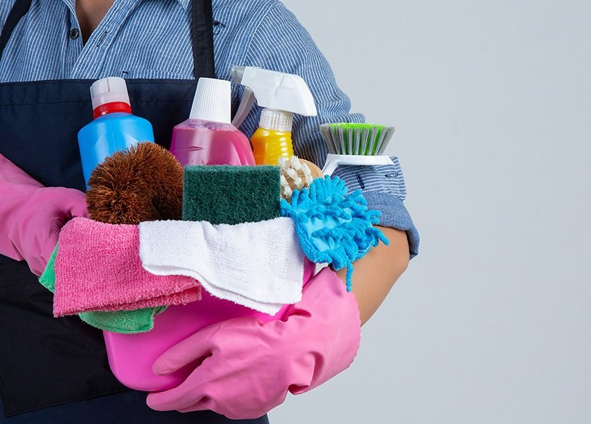 How to clean a shower screen with vinegar and bicarb